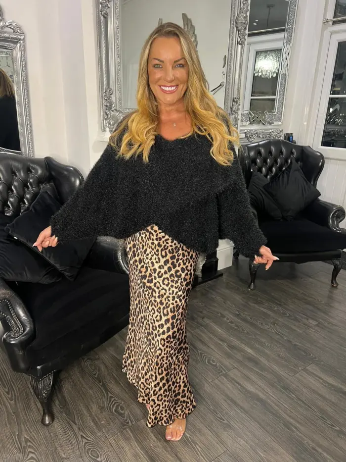 leopard satin skot and black cris cros ujumper