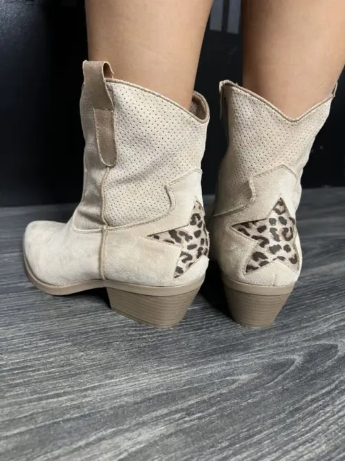 cream star cowboy 2