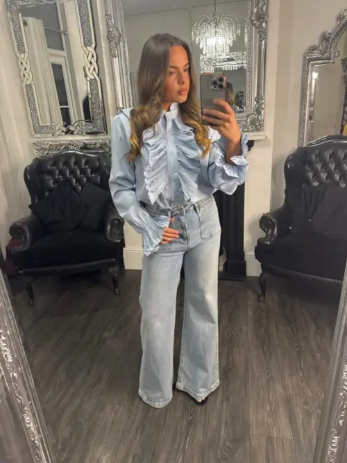 Facetune_22-01-2026-17-46-10