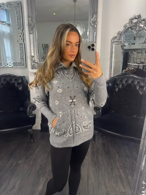 Facetune_22-10-2026-15-05-16