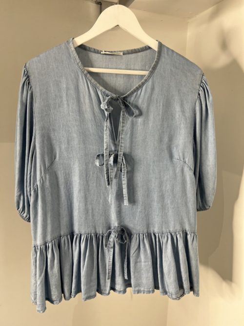 light denim thfree tip tunic rop