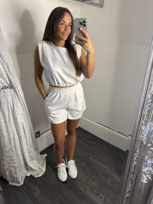 white jogger diamnte set 1