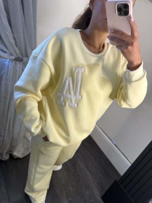 yellow la tracksit 2