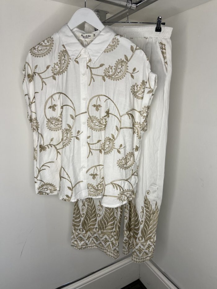 Paisley print detail 2 piece shirt and wide leg trouser set - Image 4