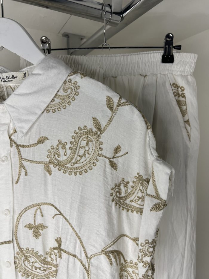 Paisley print detail 2 piece shirt and wide leg trouser set - Image 5