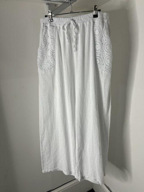 white linee ea oockets