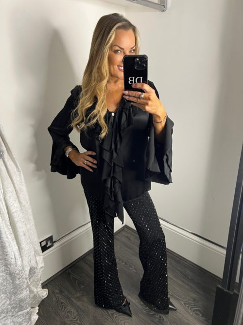 Facetune_06-12-2025-17-43-46