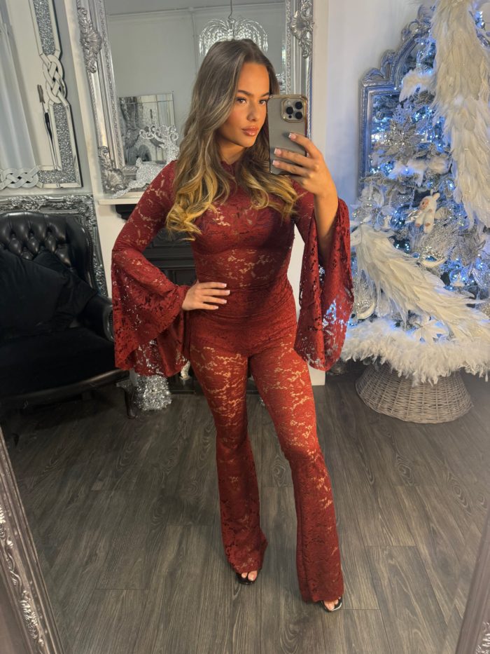 Facetune_17-12-2025-17-25-57