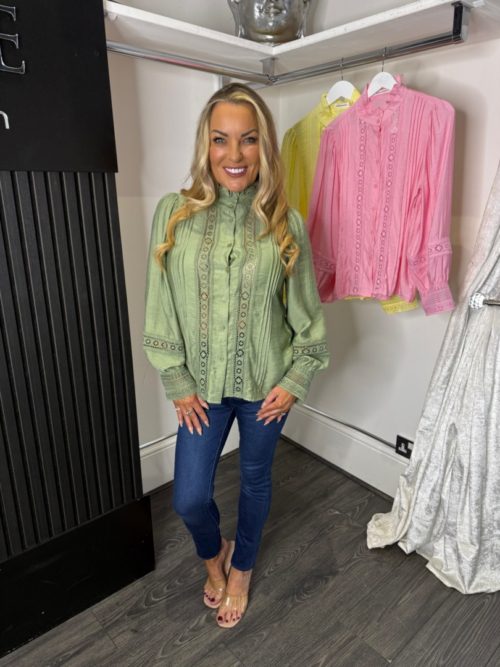 Facetune_26-01-2026-16-14-26