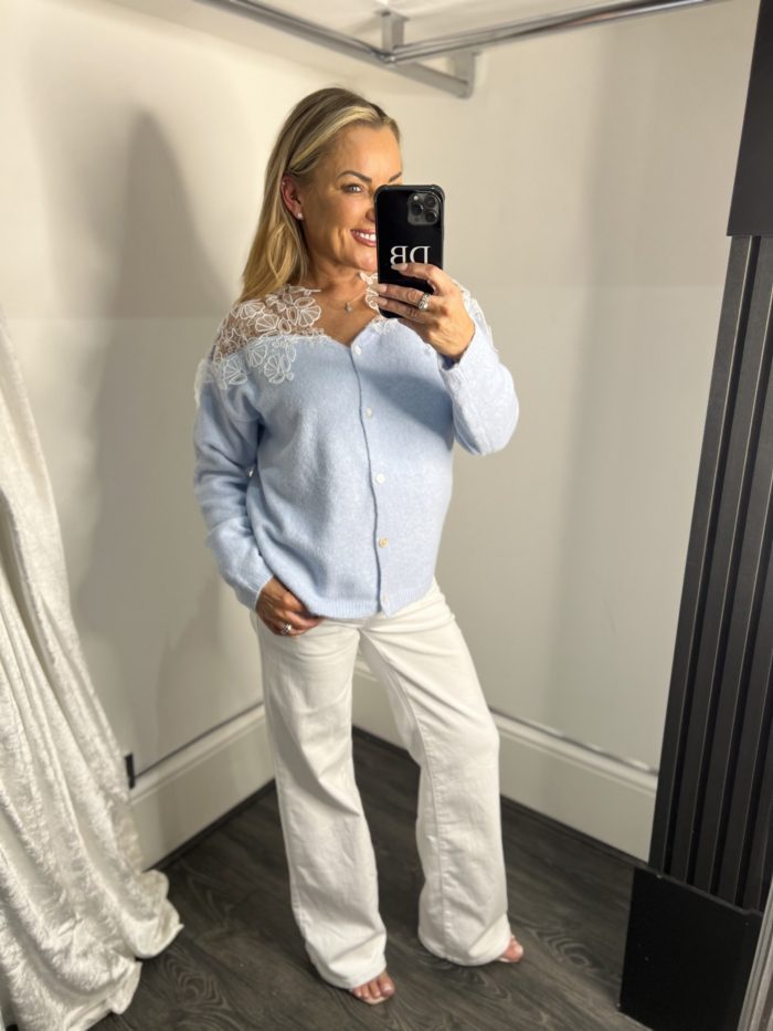 blue jumper white lace donna