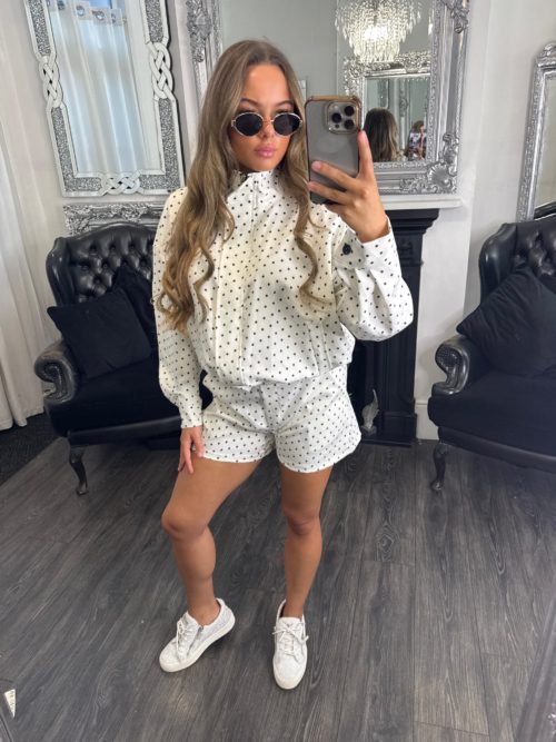 Facetune_08-04-2026-16-00-18