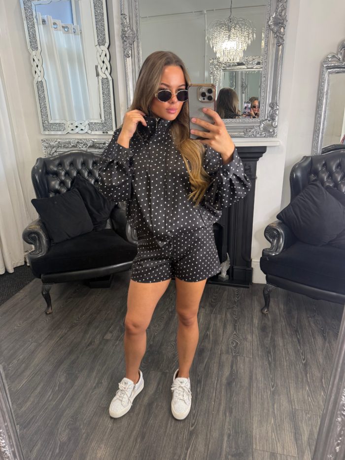 Facetune_08-04-2026-16-00-33