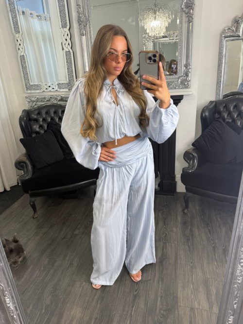 Facetune_08-04-2026-16-01-02