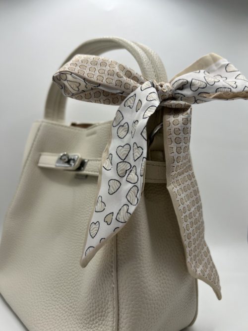 white h bag scraf