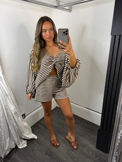 Facetune_27-05-2026-16-37-38