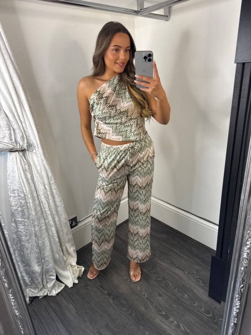 Satin Feel One Shoulder Top & Wide Leg Trouser Set - Image 3