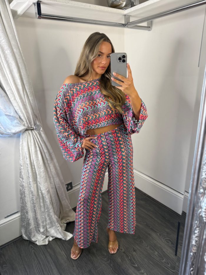 Facetune_29-06-2026-17-07-23