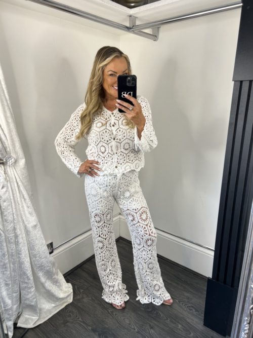 white crhshte tgwobpce