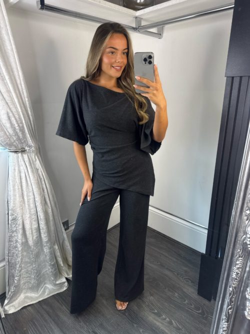 Facetune_12-09-2026-11-15-42