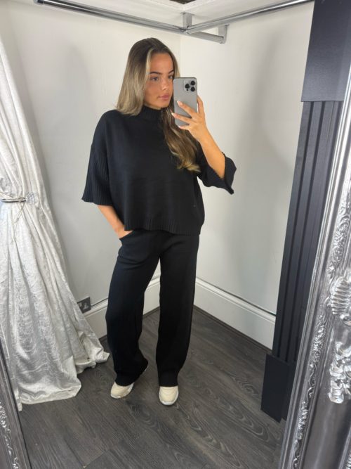 Facetune_24-09-2026-15-34-24
